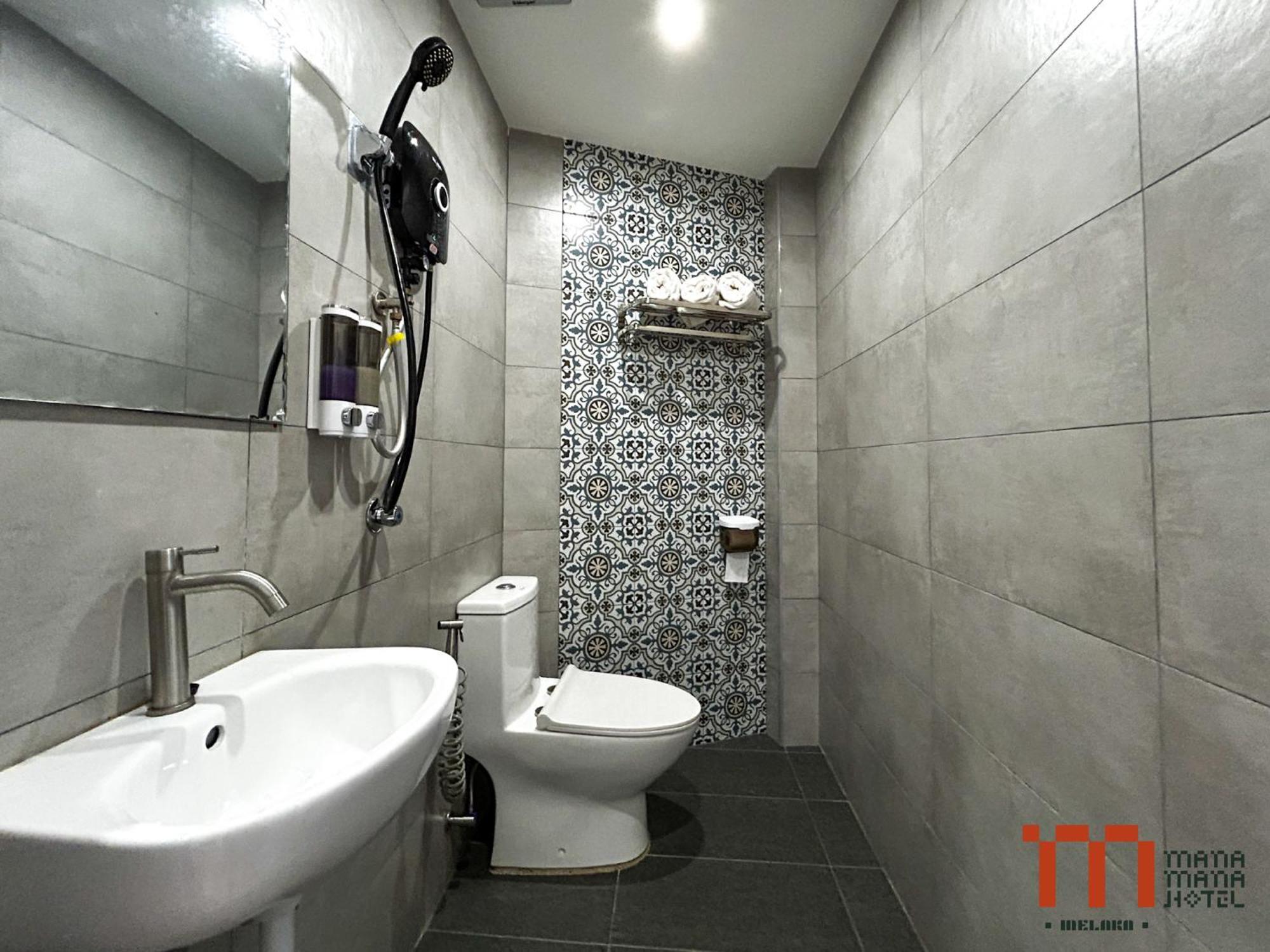 Mana Mana Hotel • Melaka • ภายนอก รูปภาพ
